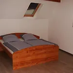Huehnerstall דירה צולפיך