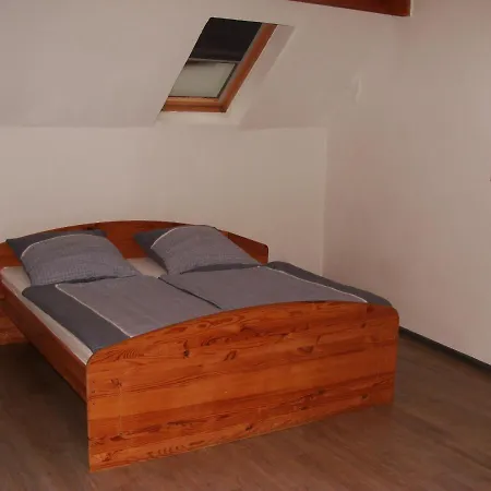 Huehnerstall Apartamento Zulpich
